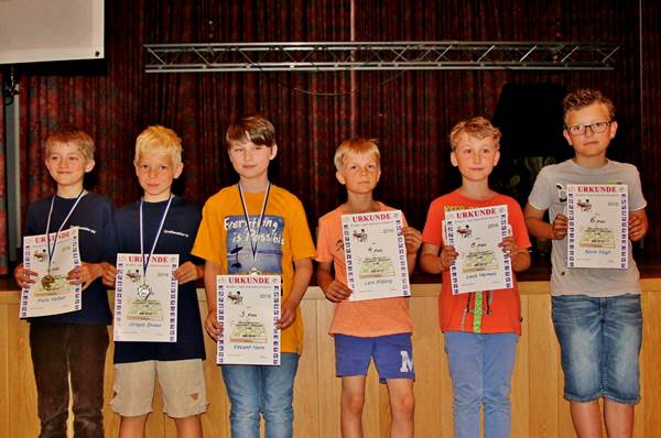 AK u10, v.l.n.r.: 1. Felix Helber (Greifswalder SV), 2. Crispin Draws (Greifswalder SV), 3. Vincent Horn (Greifswalder SV), 4. Lars Klpzig (SV Gryps), 5. Louis Hermes (SV Gryps), 6. Kevin Voigt (Haff  Grundschule Ueckermnde)